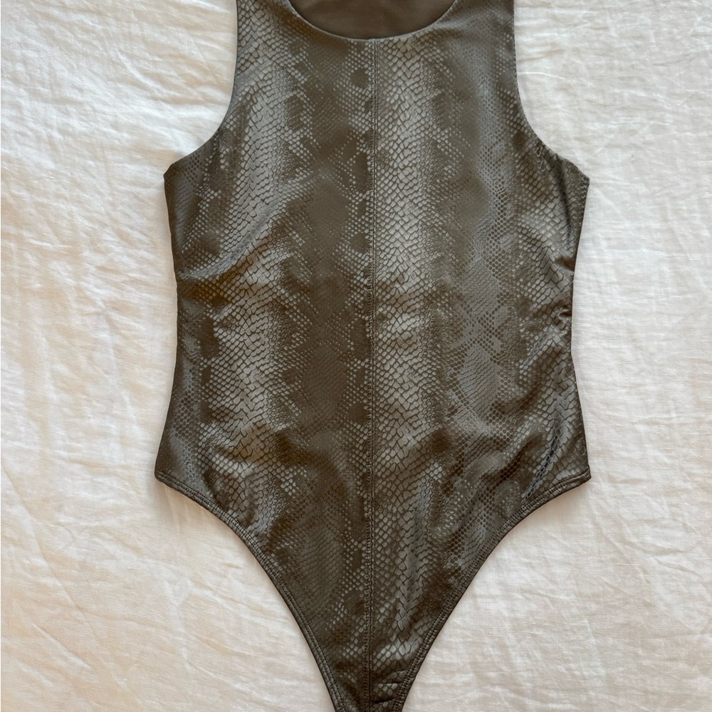 Good American Olive Snakeskin Bodysuit